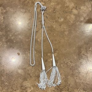 Kendra Scott necklace